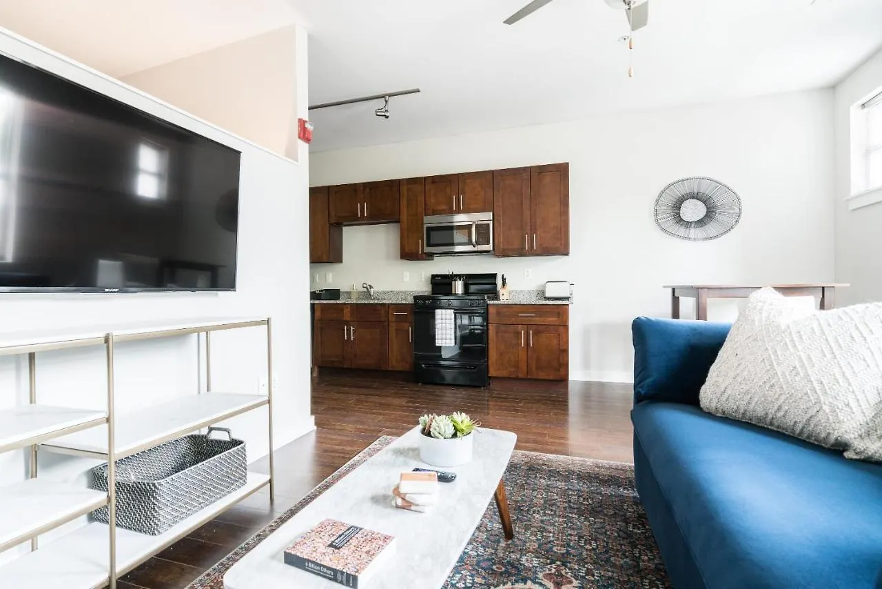 Cozysuites Musicrow Astonishing Studio With Free Parking 07 Nashville United States